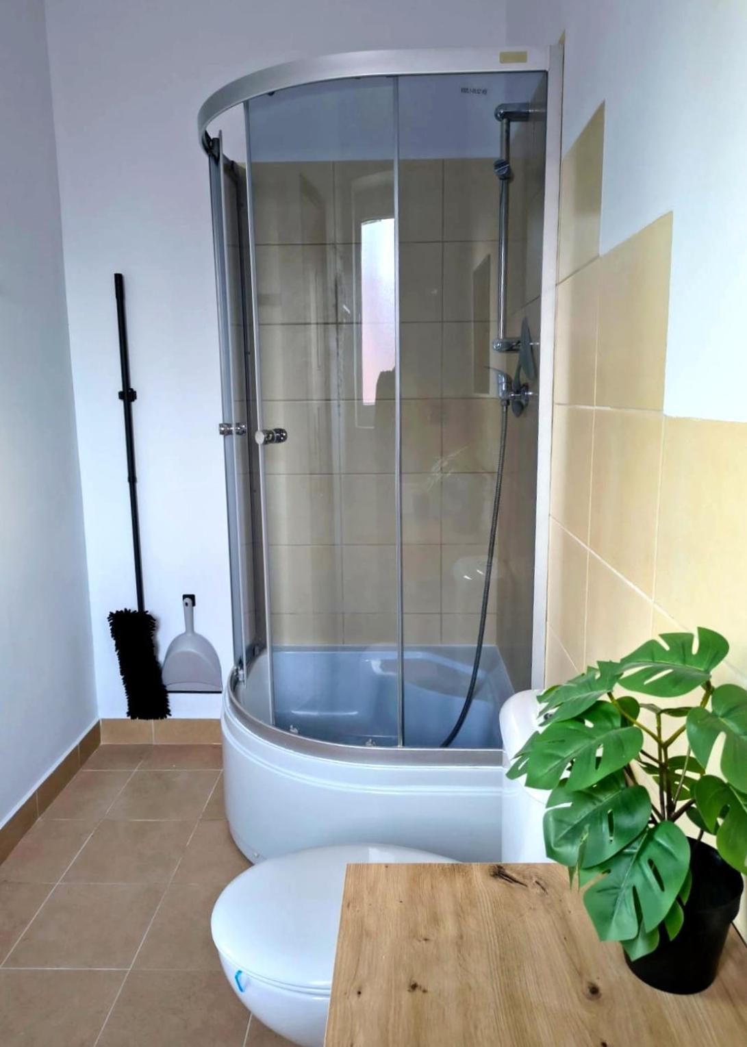 U Szwagra Lägenhet Ustka Exteriör bild